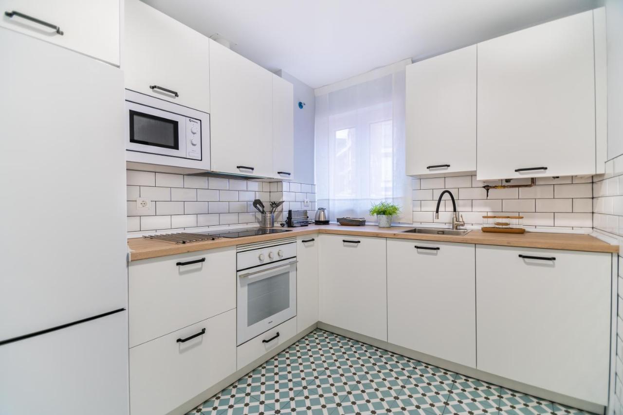 Villa Marta - Apartamentos Centricos Junto Al Mar Castro Urdiales Exteriör bild